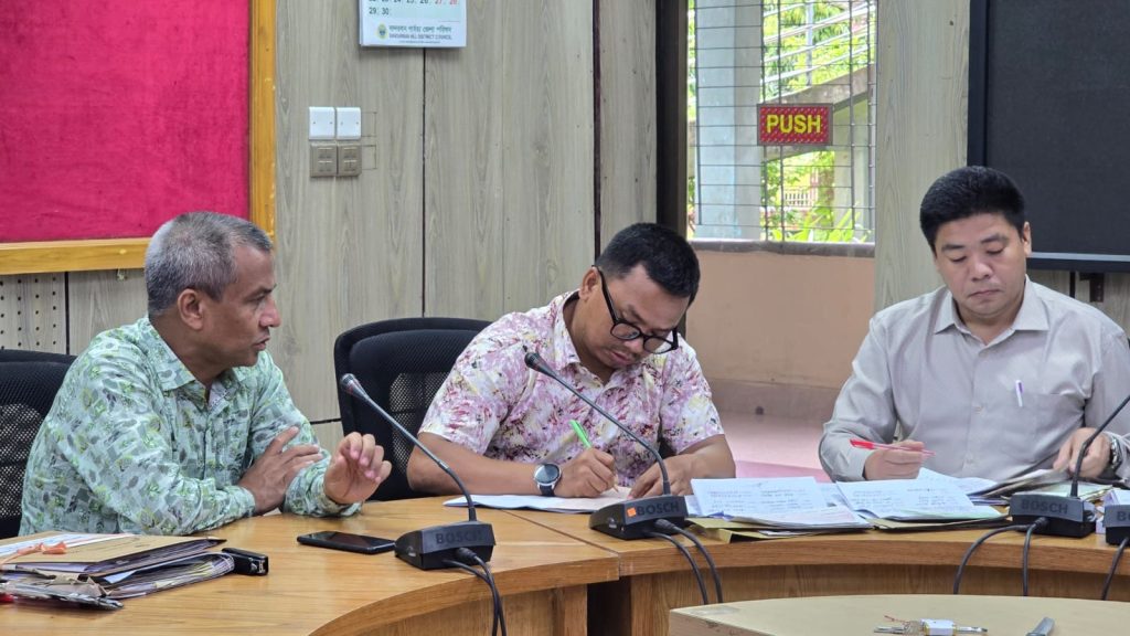 <span>জেলা পরিষদ চেয়ারম্যানের হস্তক্ষেপ কামনা / </span>বান্দরবানে টোল পয়েন্ট ইজারায় রাজস্ব ফাঁকির পায়তারা