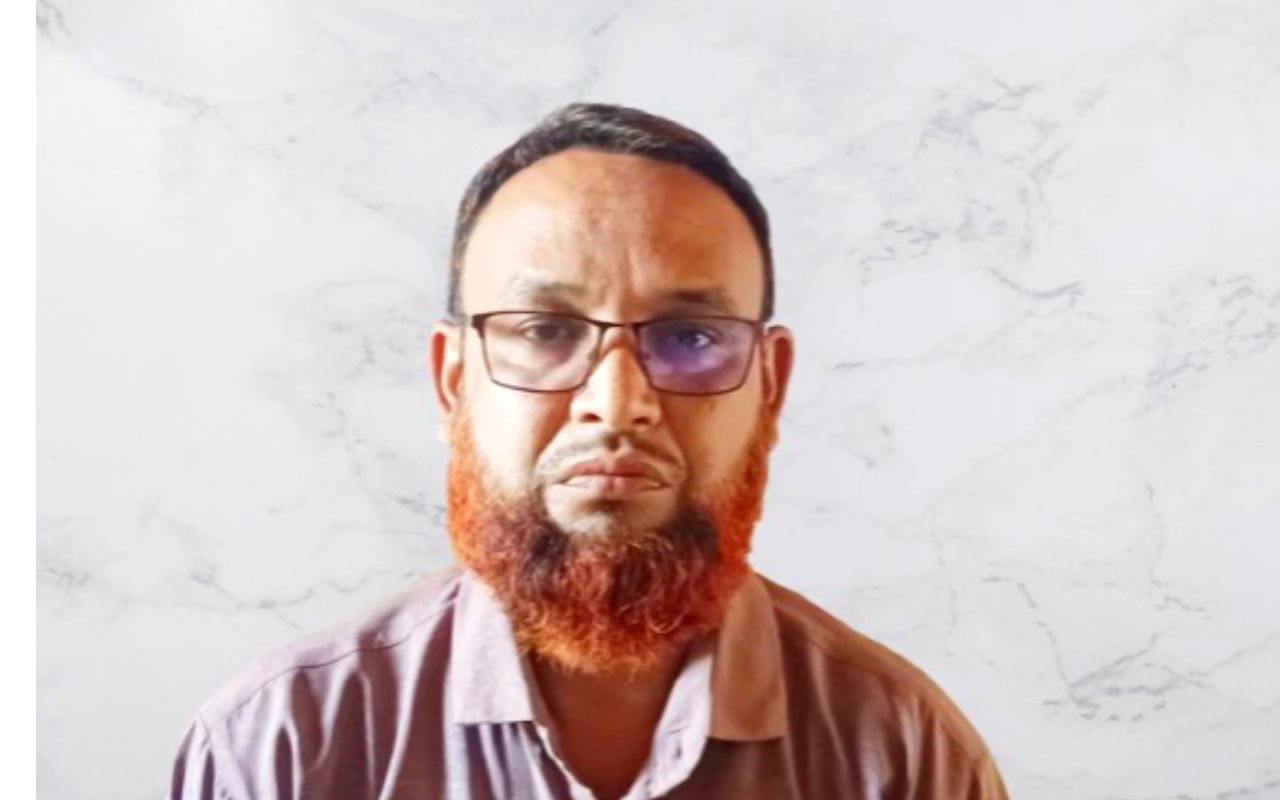 লোহাগাড়ায় শ্রেষ্ঠ গুণী প্রধান শিক্ষক নির্বাচিত হলেন মোজাহিদুল ইসলাম