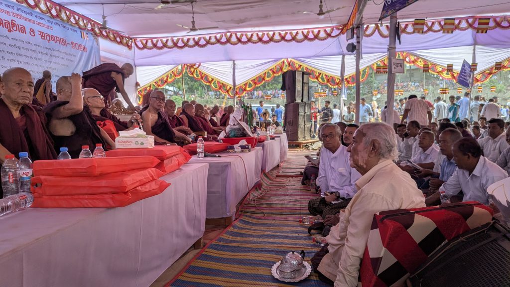 ভদন্ত উইচিত্তাসারা মহাথেরোর জাতীয় অন্তোষ্টিক্রিয়ায় হাজারো পুণ্যার্থীর শ্রদ্ধাজ্ঞাপন
